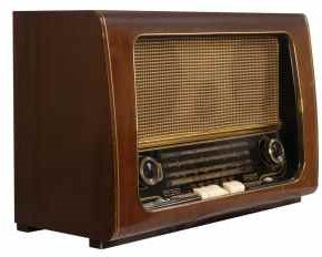 https://www.radiomuseum.org/?language_id=1